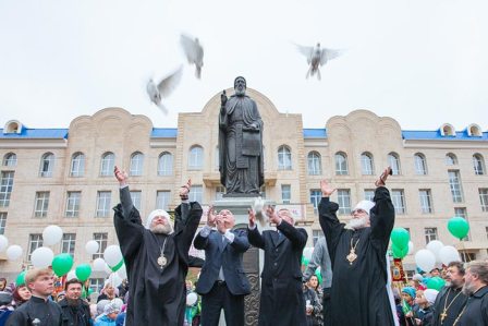 Памятник Св. Сергию в Астане