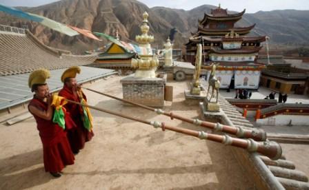 В тибетском монастыре (современная фотография) 